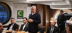 Vali Baruş, Yeşilay'ın iftar programına katıldı