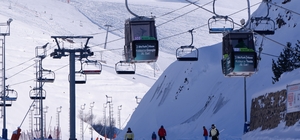 Palandöken'de kayak keyfi sürüyor Ramazan Bayramı'nda rezervasyonlar devam ediyor