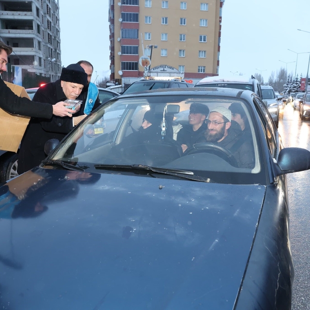 Başkan Sekmen "İftara 5 Kala" iftariyelik dağıttı