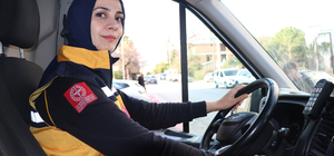 Ambulans şoförü Gülser: Direksiyonda saniyelerle yarışıyoruz