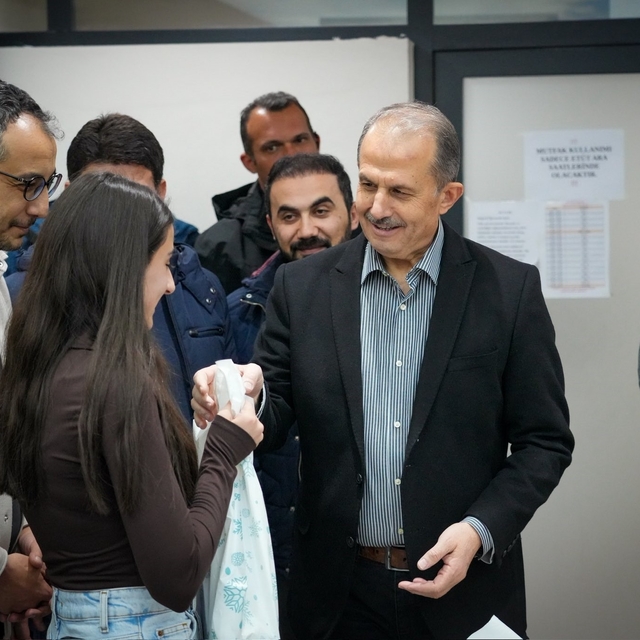 Vali Taşyapan'dan Diyanet Gençlik Etüt Merkezi'ne ziyaret