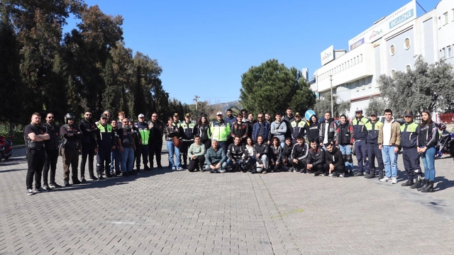 Aydın'da motosiklet sürücülerine güvenli sürüş eğitimi