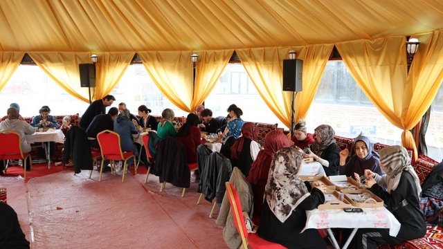 Kartepe'de ramazan akşamları otağ çadırında sanatla renkleniyor