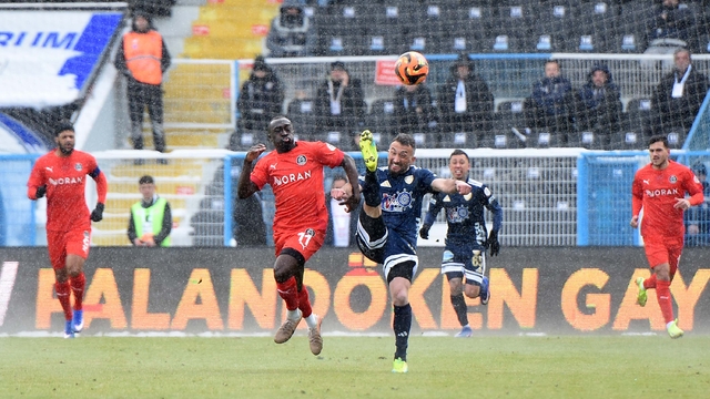 Manisa FK dondu kaldı