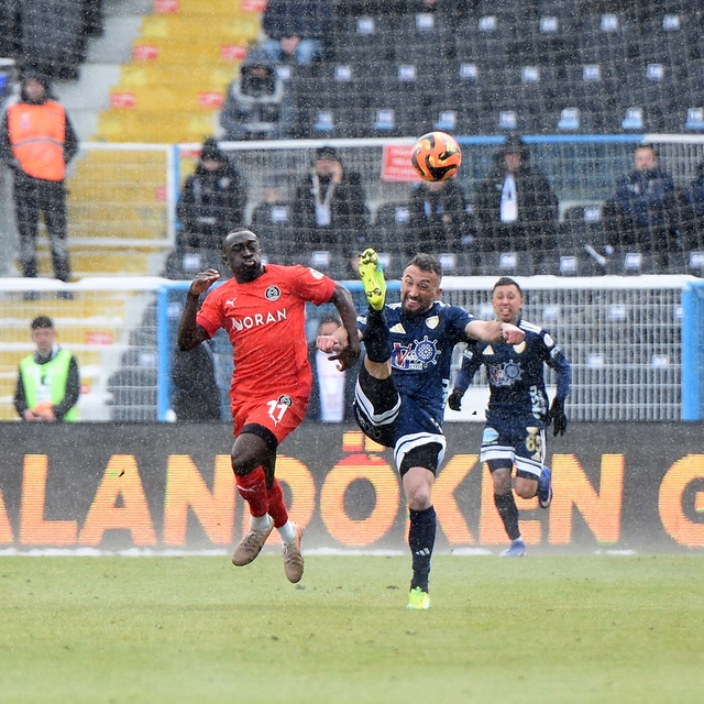 Manisa FK dondu kaldı