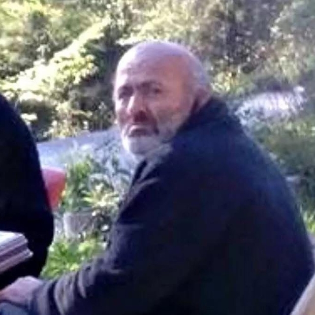Yalnız yaşadığı evde hareketsizce yatarken bulunan adam kurtarılamadı
