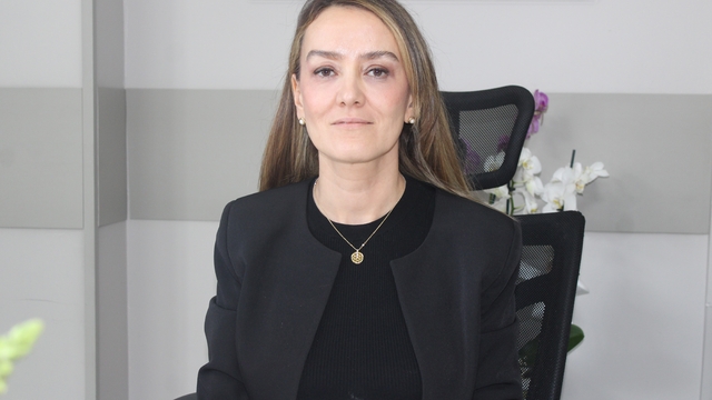 Genel Cerrahi Uzmanı Doç. Dr. Eren: "Memede ele gelen her kitle mutlaka muayene edilmelidir"
Genel Cerrahi Uzmanı Doç. Dr. Saliha Karagöz Eren:
"Mamografi zararlı değildir"