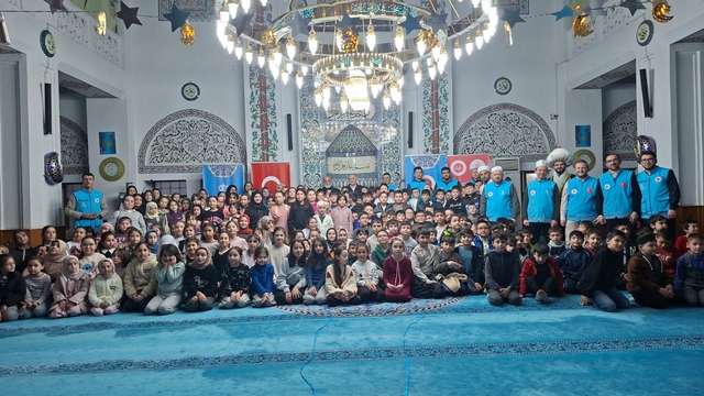 Devrek'te çocuklar için iftar programı düzenlendi