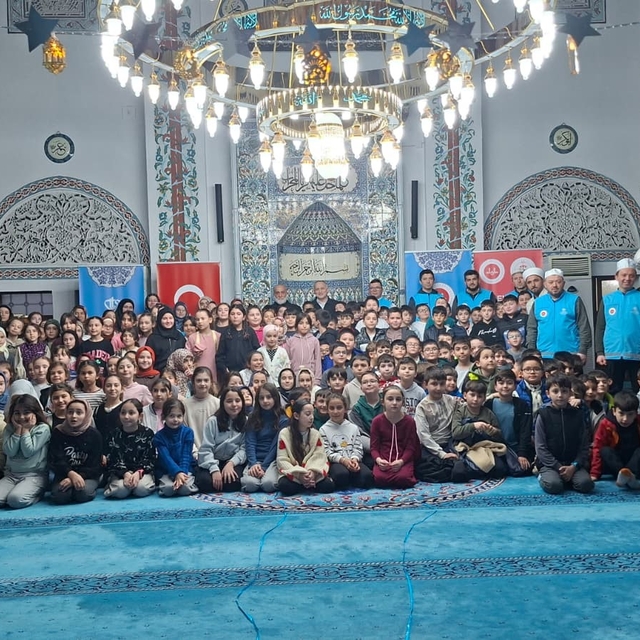 Devrek'te çocuklar için iftar programı düzenlendi