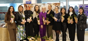 Trabzon’da kadın yolculara 8 Mart’ta fidan sürprizi