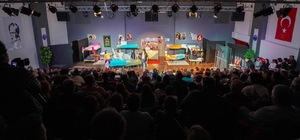 Didim’de ‘Kadın Kadına Özgürlük’ oyunu sanatseverlerle buluştu