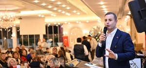 Başkan Ahmet Akın, İstanbul'daki Balıkesirliler ile kucaklaştı