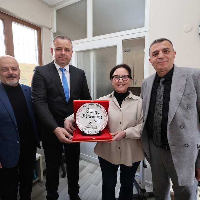 Şehzadeler'de kadın muhtarlara 8 Mart ziyareti