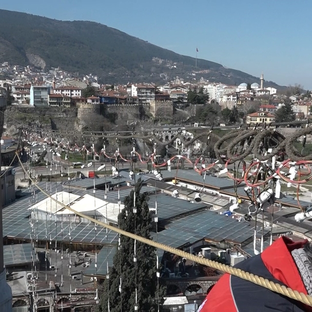 Bursa'nın mahyasında alışılagelmişin dışına çıkılıyor
'Zekat Berekettir' ya...