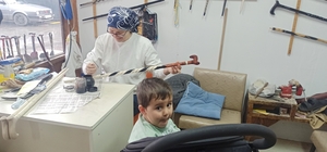 20 yıllık Fatime usta bir eliyle torun sallıyor, diğer eliyle dünyaca ünlü...