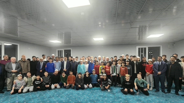 Aydın'da protokol ve öğrenciler 'İyilik Sofrası'nda bir araya geldi