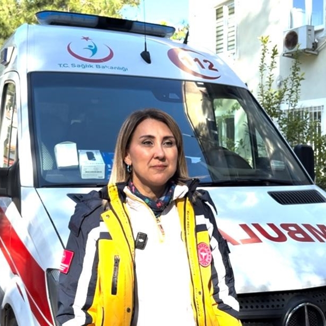 Marmaris'in tek kadın ambulans sürücüsü Fatma Nur Uçar: "Önceliğimiz hayat...