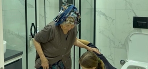 Türk eşinin babaannesine abdest aldırıp seccadesini serdi, 11 milyon izlenip gönüllerin gelini oldu Ukraynalı gelin Daria, 8 yıldır yaşadığı Antalya'da herkesin gönlünde taht kurdu Gazipaşa ilçesinde yaşayan 2 çocuk annesi Ukraynalı gelin Daria Uysal: "Yıllar içinde yaşadığım ilçe yuvam oldu, tek isteğim Türk vatandaşı olmak" "Türkiye'yi ve Türkleri çok seviyorum. Ben de Türk olmak istiyorum"