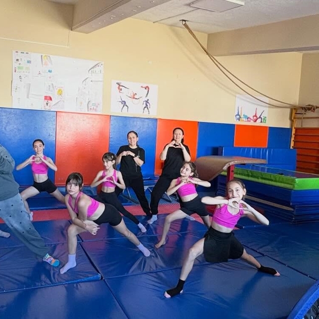 Burhaniye' de anneler ve çocukları birlikte spor yaptı