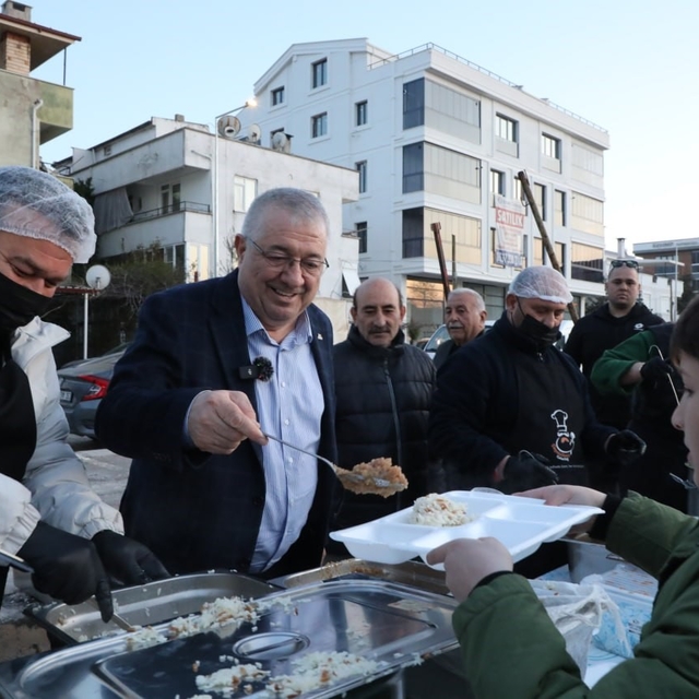 Edremit iftar sofralarında buluşuyor