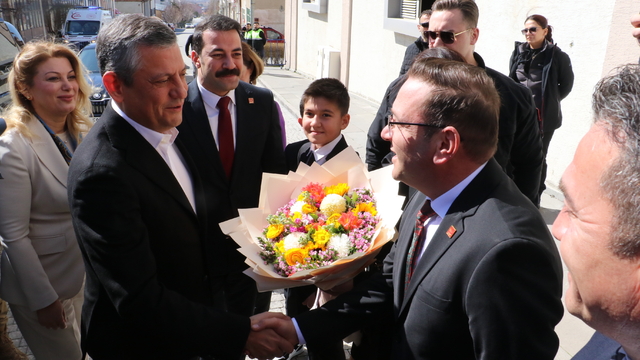 Özgür Özel: İktidarımızda esnafın da emeklinin de yüzü gülecek