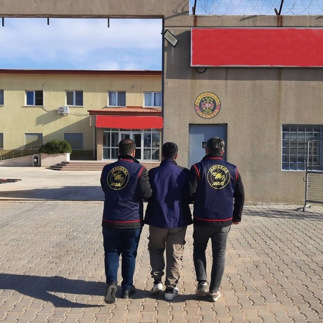 Kesinleşmiş 17 yıl cezayla aranan şahıs yakalandı