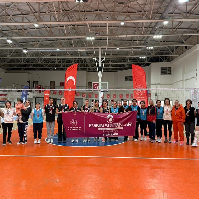Diyarbakır'da "Evinin Sultanları Voleybol Turnuvası" düzenlendi