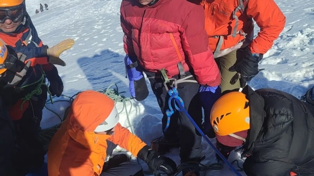 Uludağ'da yaralanıp mahsur kalan 2 kadın kurtarıldı