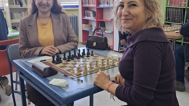 Kars'ta Yeşilay Haftası'na özel satranç turnuvası yoğun ilgi gördü