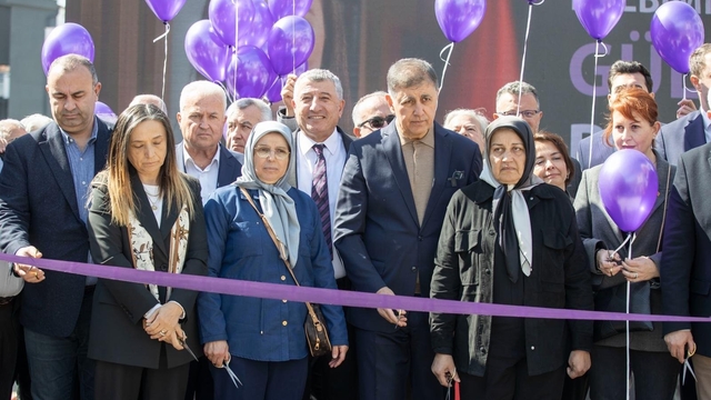 Başkan Cemil Tugay: "Mücadeleyi lafta değil, gerçekte yapmak gerekir"