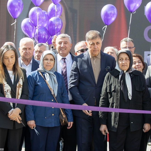 Başkan Cemil Tugay: "Mücadeleyi lafta değil, gerçekte yapmak gerekir"