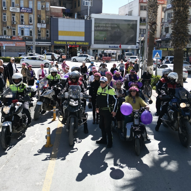 Mersin'de Dünya Kadınlar Günü'nde bisiklet turu düzenlendi