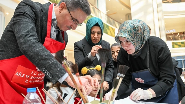 Erzurum'da kadın temalı farkındalık sergisi