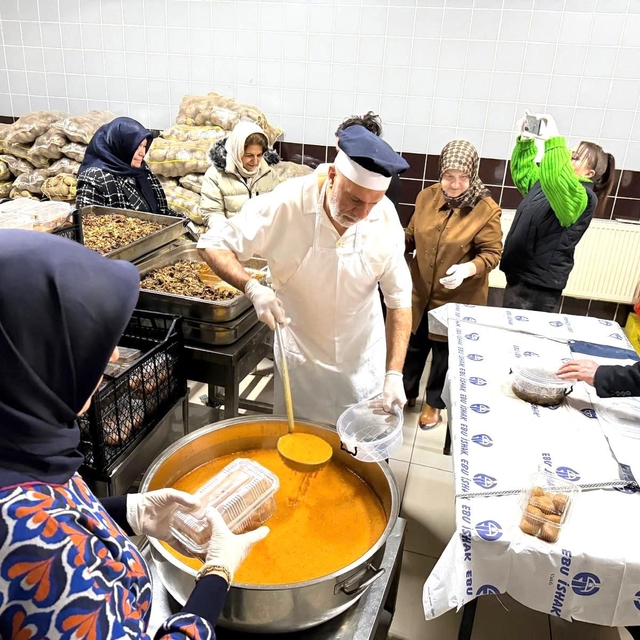 Kent Konseyi Kadın Meclisi'nden iftar dayanışması