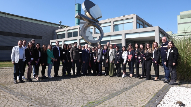 Başkan Bozbey'den kadın emekçilerine anlamlı ziyaret