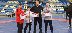 Erzincanlı yıldız güreşçilerden Rize’de üç şampiyonluk