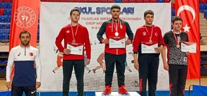 Manavgat Belediyesi Güreş Kulübü sporcuları, Niğde’den derecelerle döndü