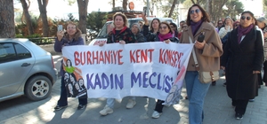 Burhaniye'de sazlı sözlü Kadınlar Günü kutlaması