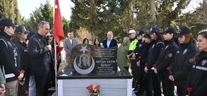 Edirne'de kadın polisler, şehit meslektaşlarını 8 Mart nedeniyle kabri başı...