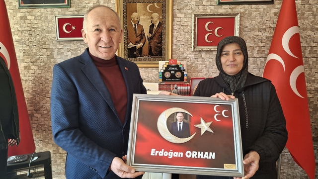 MHP Beypazarı İlçe Başkanı Orhan'a şehit annesinden hediye