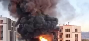 Hatay'da inşaat malzemelerinin bulunduğu alanda yangın