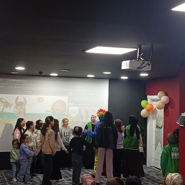 Güroymak'ta "Dünya Yetimler Günü" programı düzenlendi