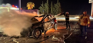 Hatay'da kaza yapan otomobilde çıkan yangın söndürüldü