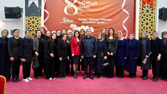 Darende'nin kadınları iftarda bir araya geldi