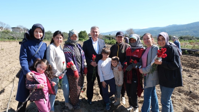 Buharkent'te 8 Mart'ta kadınlar unutulmadı