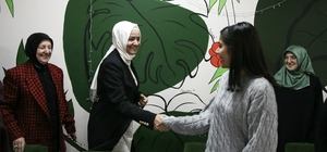 AK Parti Genel Başkan Yardımcısı Kaya, Bursa'da kız öğrencilerle buluştu: