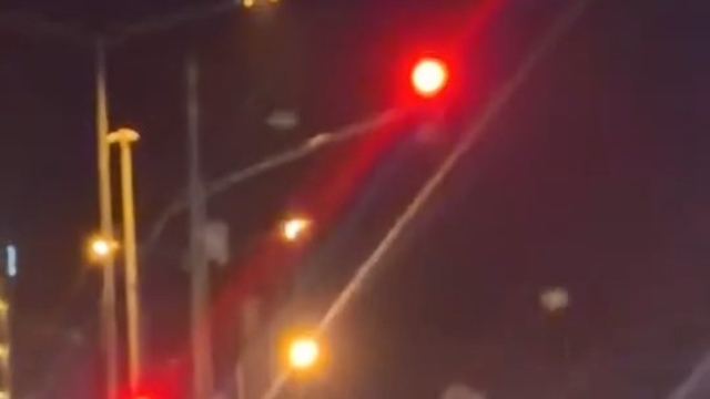 Elazığ'da kamyonetle makas atan sürücü kamerada