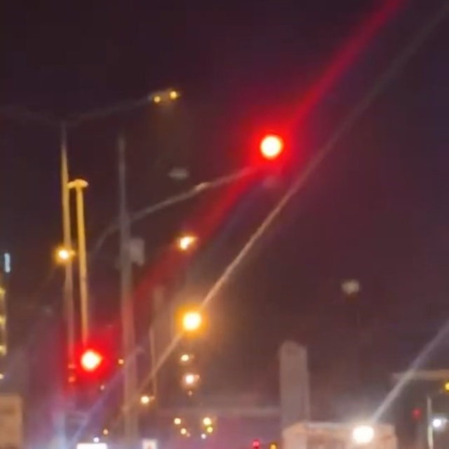 Elazığ'da kamyonetle makas atan sürücü kamerada