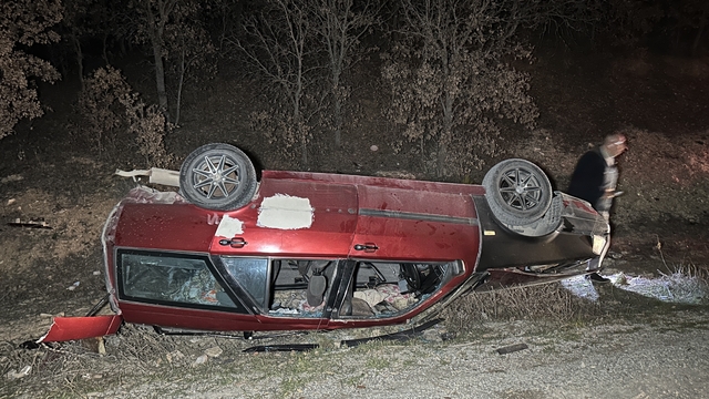 Uşak'ta iki otomobil çarpıştı: 2'si çocuk 5 yaralı