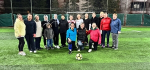 Kadınlar futbol maçıyla günlerini kutladı